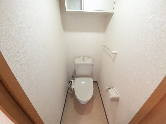 ヴィラ・ファイターのトイレ|ゆったりとした空間のトイレです