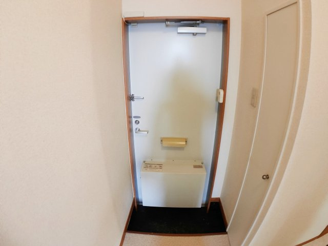レオパレスたいせつの玄関|ゆったりとした玄関です