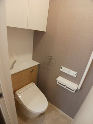 【トイレ】 | フリージアＢ | ゆったりとした空間のトイレです