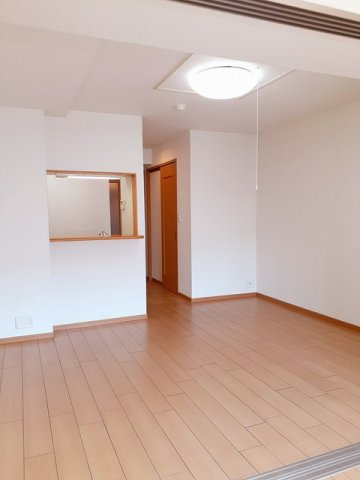 サニーブローテ住吉Ⅱの居間・リビング