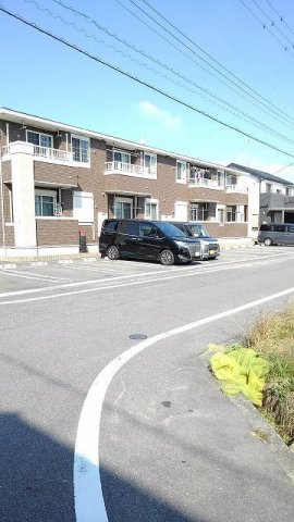 ラ・グラースの駐車場