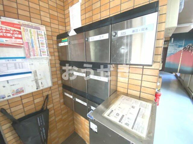 タカミ千葉ビルのエントランス