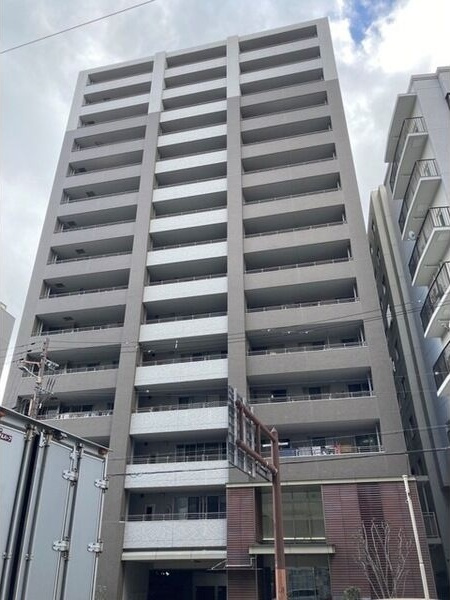 ローレルコートデュオ西本町の外観