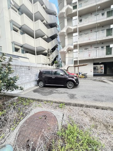 グリーンハイツ青木の駐車場
