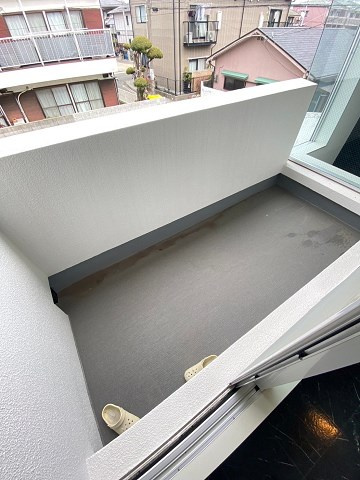 クレスト甲東園 A棟のバルコニー