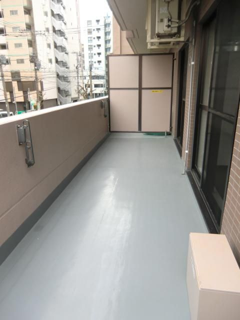 シティハイツ両国のバルコニー