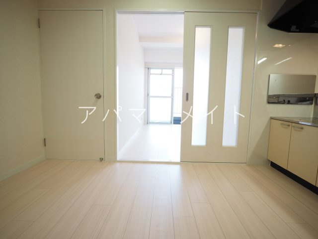 【居間・リビング】 | ロイアルハイツ戸塚 |  戸塚周辺ならアパマンメイトへＬｅｔｓ Ｇｏ ！