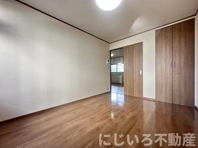イータウン那賀川Ⅰ・Ⅱの居間・リビング