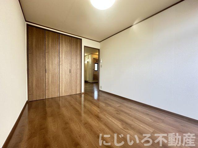 イータウン那賀川Ⅰ・Ⅱの居間・リビング
