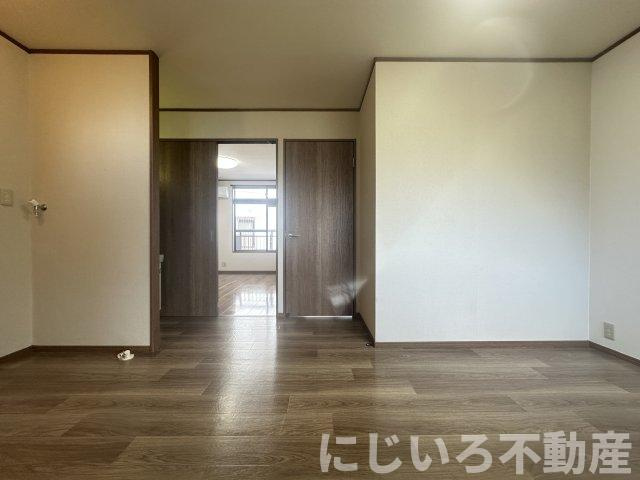 イータウン那賀川Ⅰ・Ⅱの居間・リビング