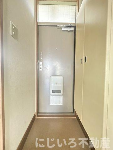 イータウン那賀川Ⅰ・Ⅱの玄関