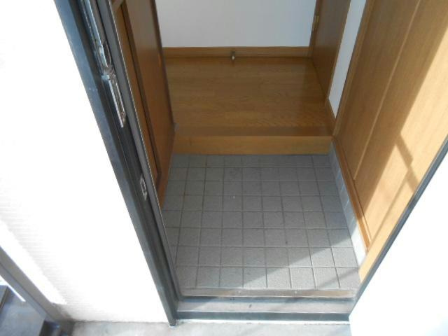 ハイツエミールⅠの玄関