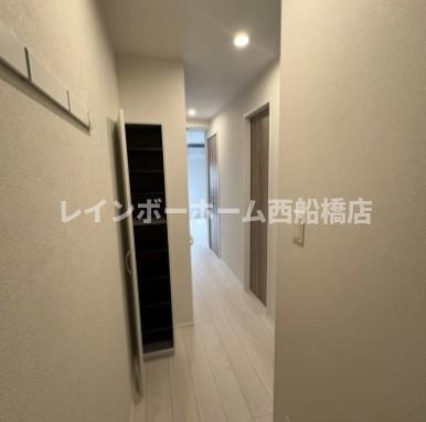 江戸川区中葛西２丁目のアパートの玄関