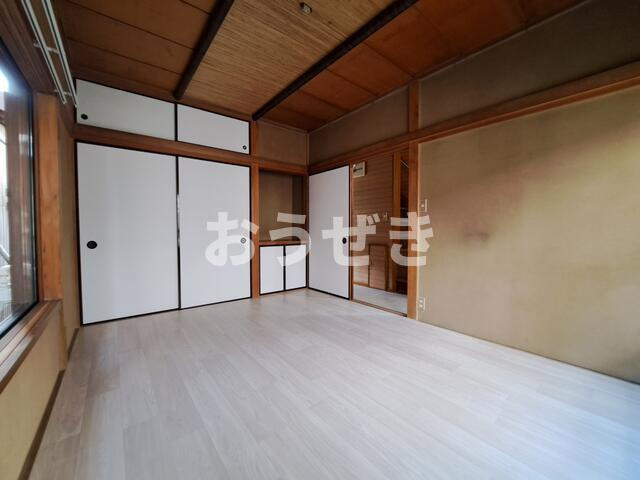レジール老松町戸建ての居間・リビング