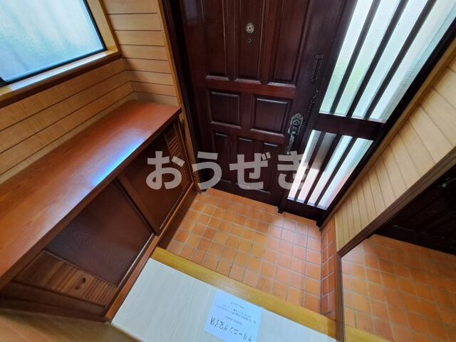 レジール老松町戸建ての玄関