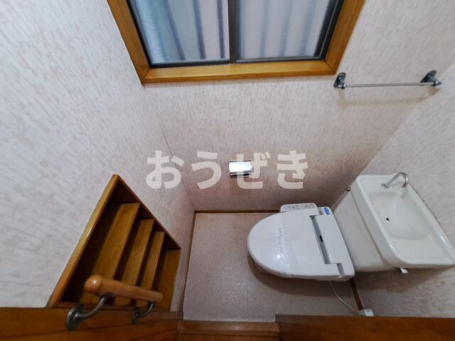 レジール老松町戸建てのトイレ