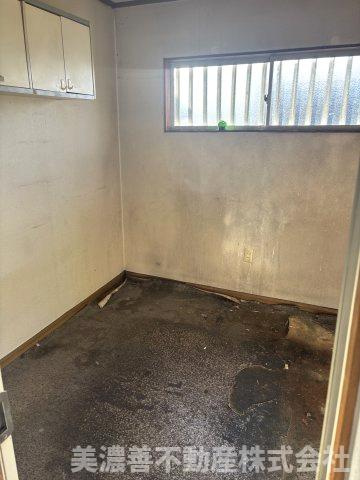 ６７４４４　岐阜市茜部新所１丁目事業用の内装