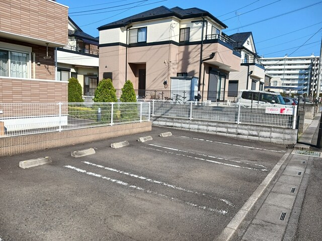 イズムユウ・Dの駐車場