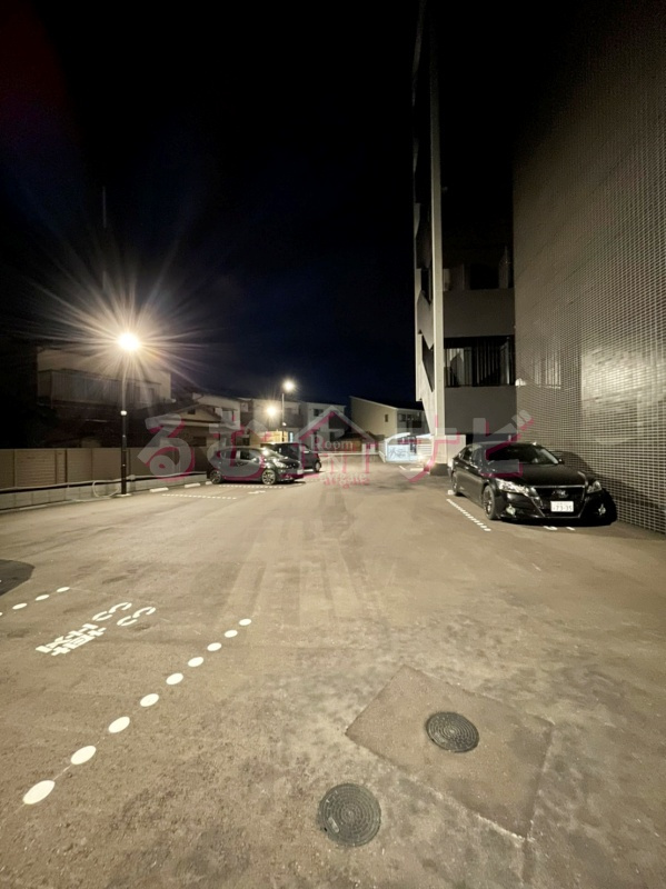 春日市下白水北１丁目の賃貸マンションの駐車場
