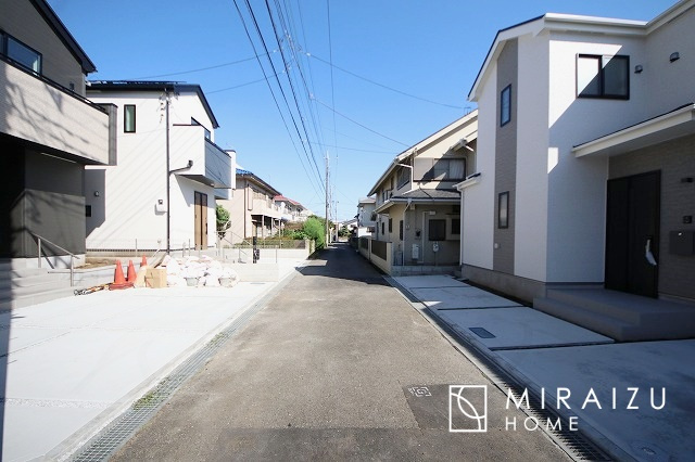 【前面道路含む現地写真】 | 前面道路☆運転が不安な方も安心な前面道路、きちんと幅員のある道路は女性にも安心です。整備されている道路は気持ちも良いですね♪