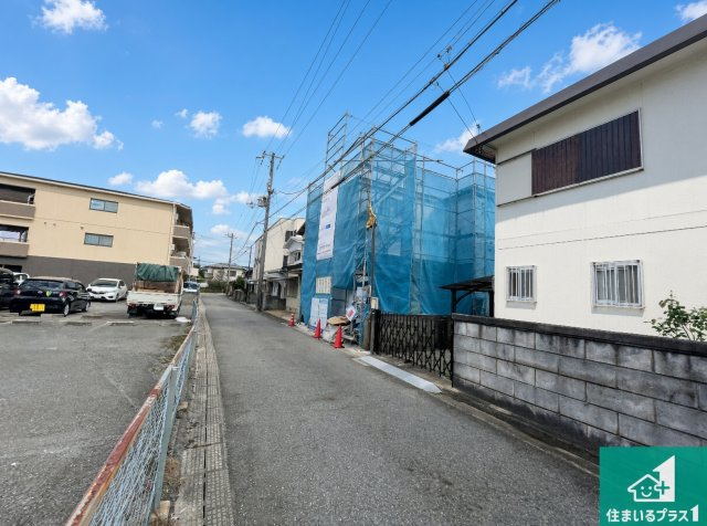 明石市二見町福里　第9期　新築一戸建ての前面道路含む現地写真|周辺は落ち着いた街並みの住宅地！子育てがしやすい住環境です！まだ未完成ですが、現地でしかわからない事もございます。是非一度ご覧ください。