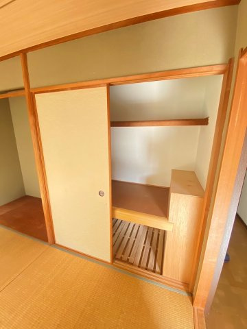 島本町桜井台貸家の収納