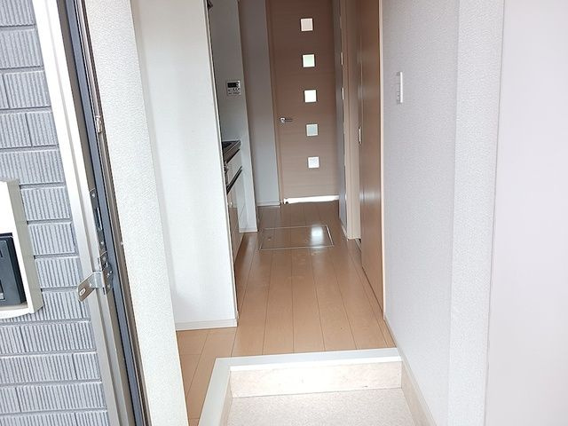 キャッスル横前の玄関