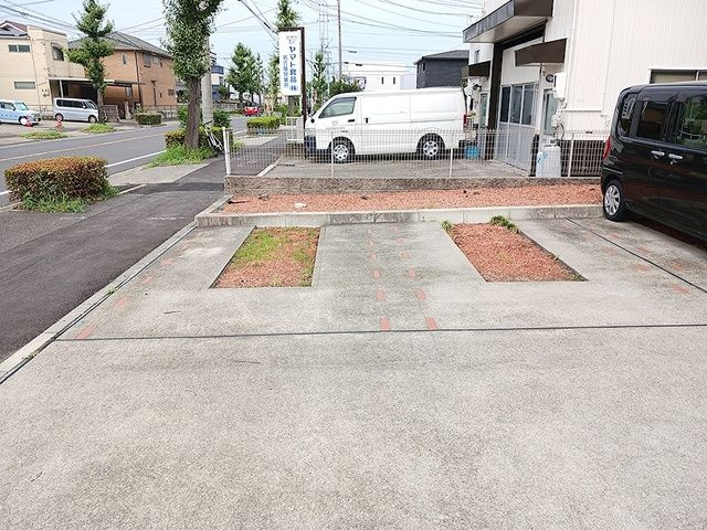 キャッスル横前の駐車場