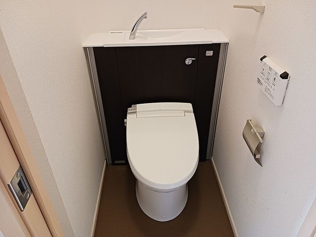 キャッスル横前のトイレ