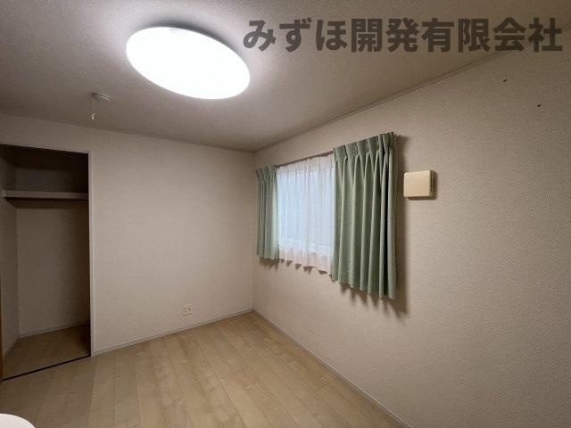 天童市老野森2丁目13-7の洋室