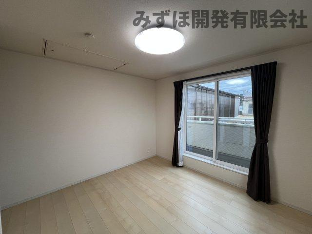 天童市老野森2丁目13-7の洋室
