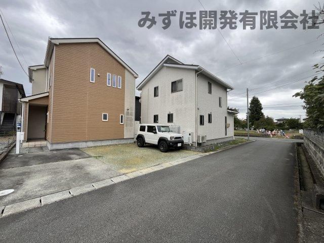 天童市老野森2丁目13-7の前面道路含む現地写真