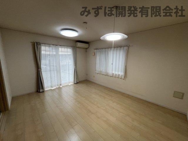 天童市老野森2丁目13-7の居間・リビング