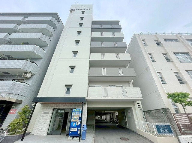 大阪市淀川区三国本町１丁目の賃貸マンションの外観