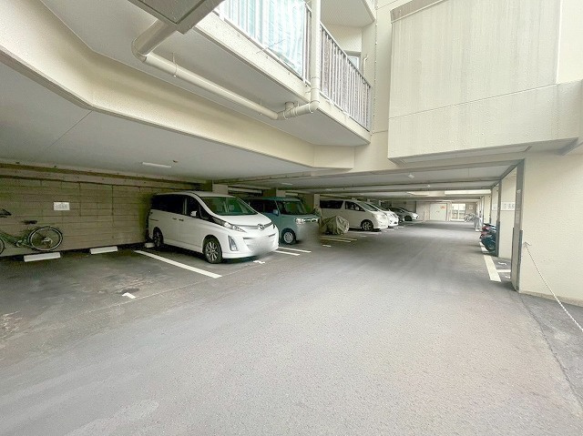 大阪市淀川区三国本町１丁目の賃貸マンションの駐車場