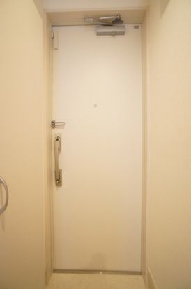リブリ・プモリ鵠沼の玄関