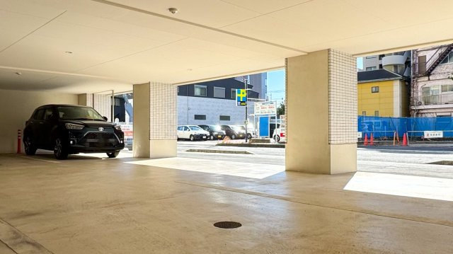 スカイヒルズ大手町の駐車場