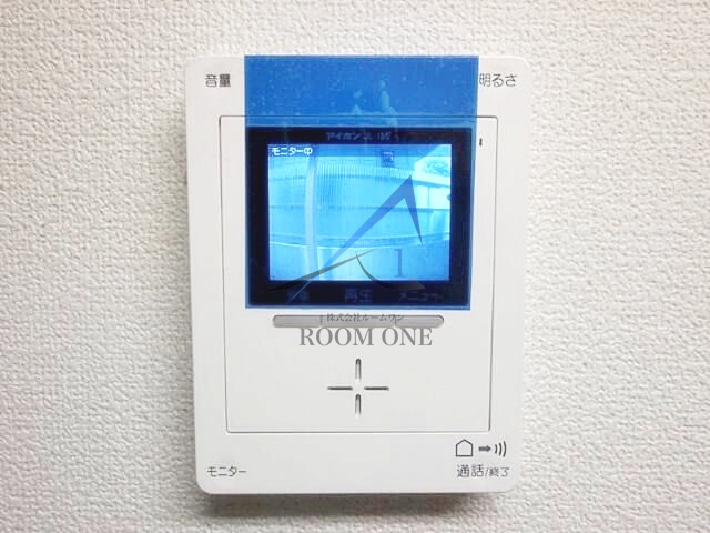 ニューハイム中野のセキュリティ|モニター付きインターホンです。
