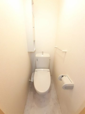 メロータウンＡのトイレ|落ち着いた色調のトイレです