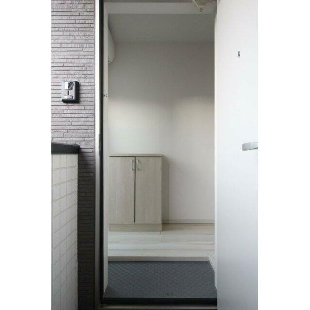 アルシオーネ町屋の玄関