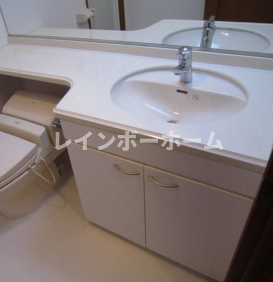 アルファイーストの独立洗面台|※別部屋参照写真となります。