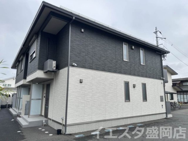 シャーメゾン大沢川原の外観