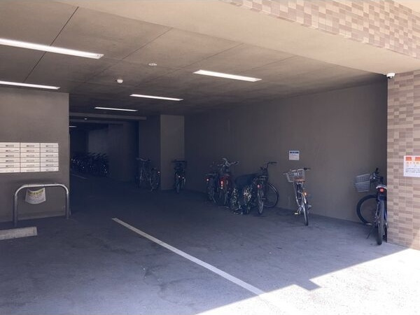 サンシアルザ上前津の駐車場