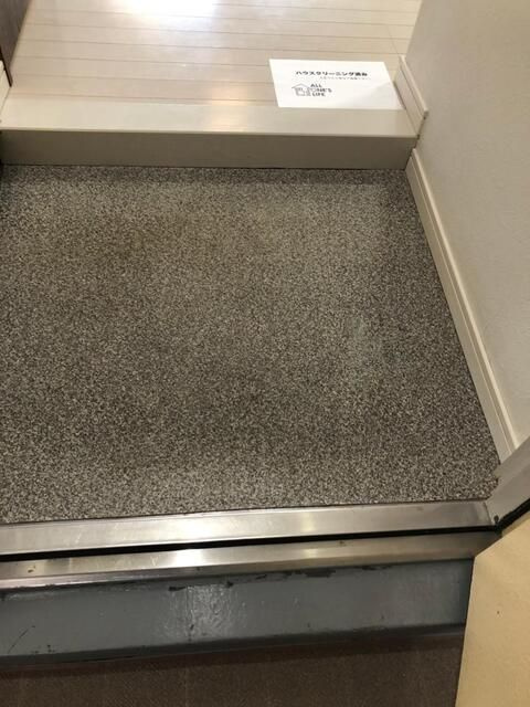 サニー大久保の玄関