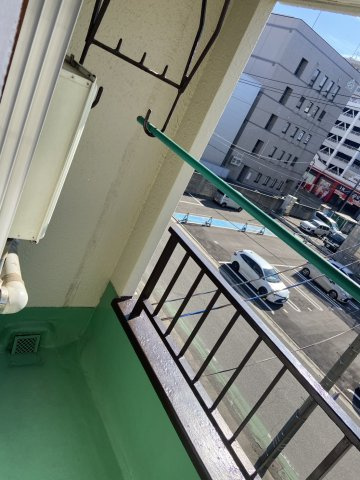 島倉ビルのバルコニー