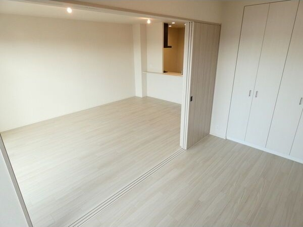 パークホームズLaLa名古屋みなとアクルス　ガーデンスクエアの居間・リビング
