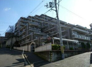 ライオンズマンション富雄の外観