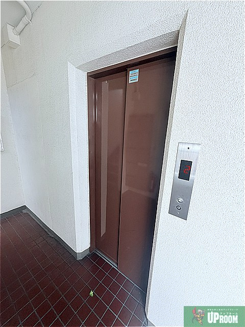 OMC大曽根ビルの玄関