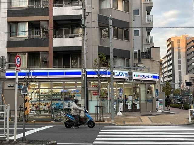Ｎｉｎｅ－Ｈａｒｖｅｓｔの周辺