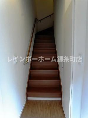 リブリ・たんぽぽの玄関